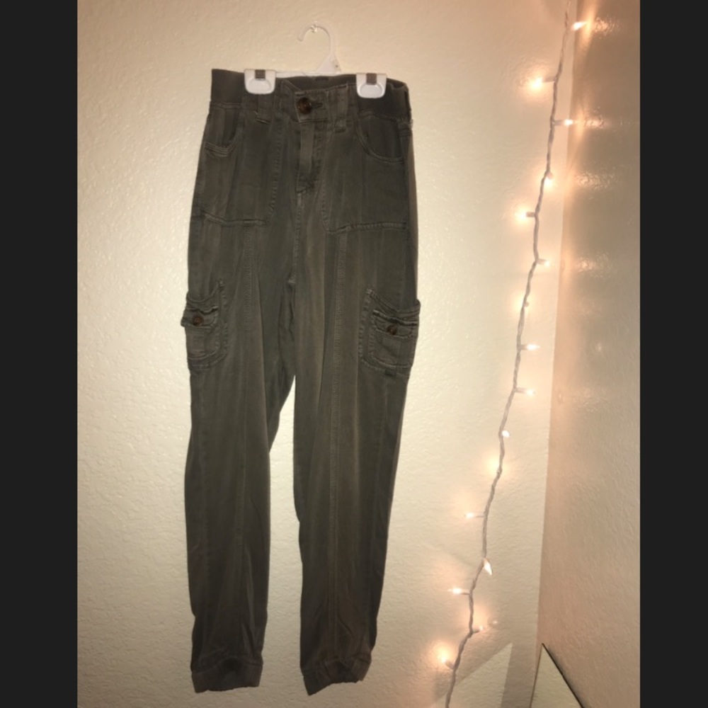 Army green fabric pants